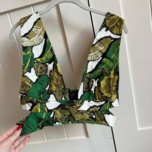 Tropical print crop top. Worn once. Very cute!